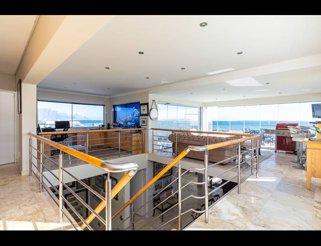 6 BEDROOM HOUSE FOR SALE IN BLOUBERGSTRAND